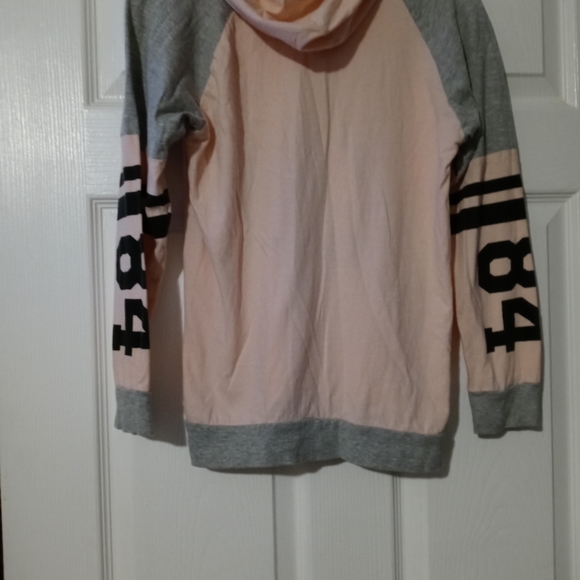 🏝🚴🔥ON FIRE PINK LADIES HOODIE🐢🏉A FABULOUS GIFT 🎁 GIVING ITEM. - Picture 7 of 8